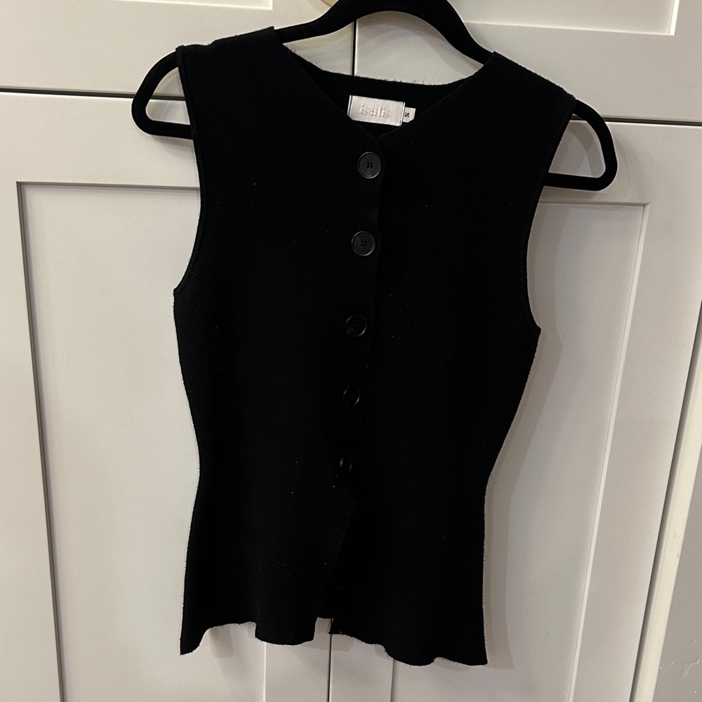 Black Sleeveless Button-Front Knit Tank